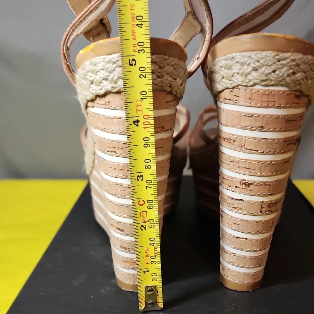 Enzo Angiolini Tan Wedge Sandals